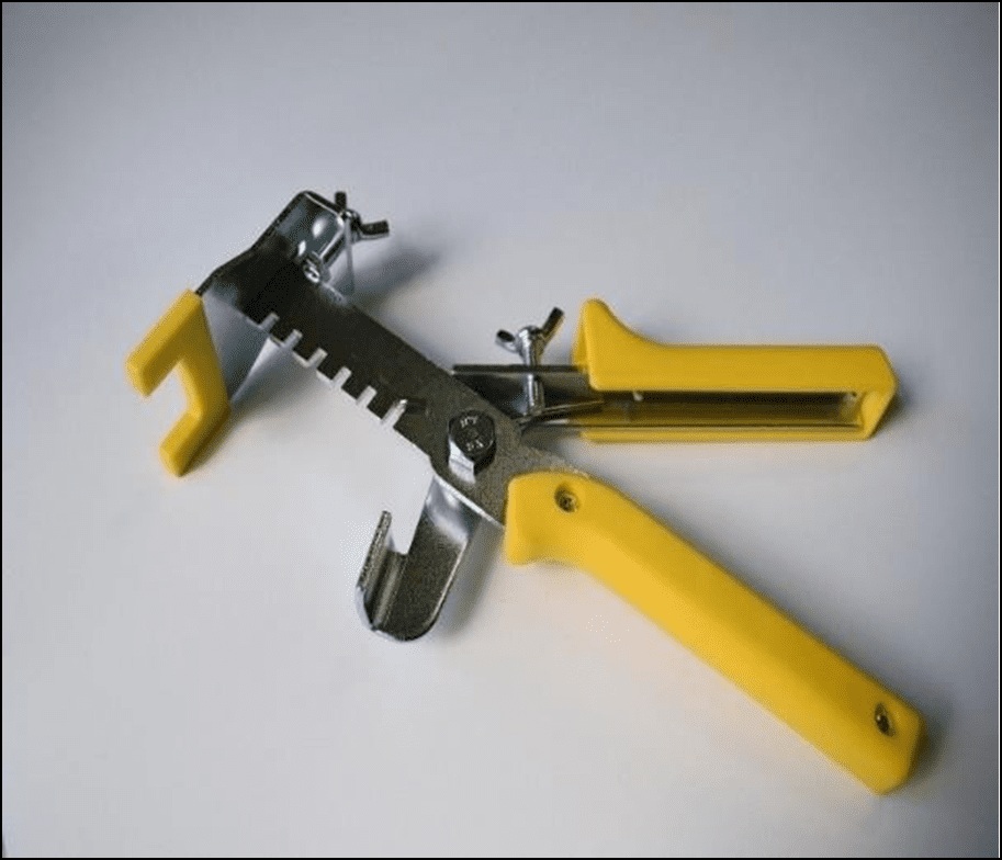 The special pliers for wedge and leveling clip